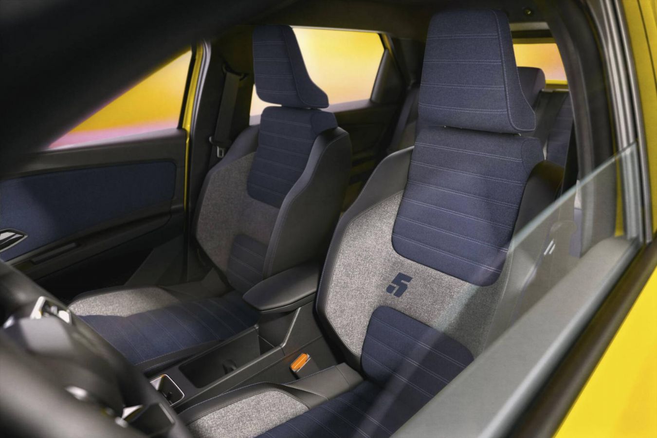 Renault 5 E-Tech: Αλλαγές στη γκάμα και η νέα εισαγωγική έκδοση 